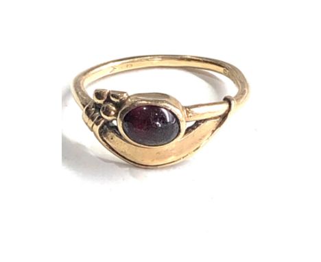 9ct gold garnet ring weight 3g 