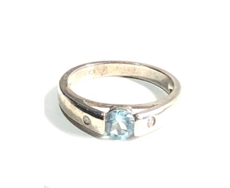 9ct white gold topaz  &amp; diamond ring central topaz measures approx 5mm dia weight 3.1g 