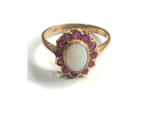 9ct gold vintage opal &amp; ruby  dress ring (2.4g) 