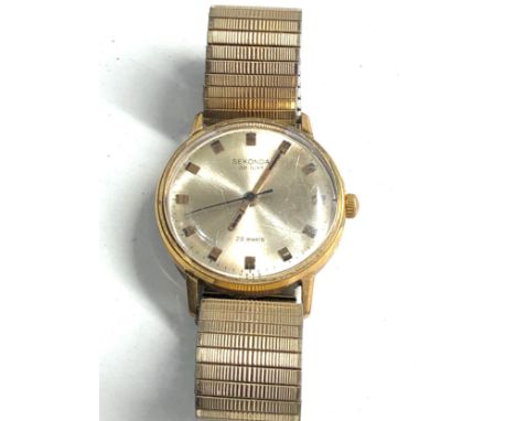 Vintage gents sekonda de luxe  wristwatch  working but no warranty given 