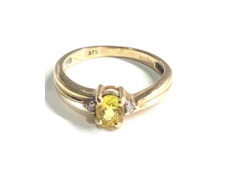 9ct gold yellow sapphire &amp; diamond ring weight 1.6g 