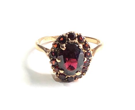 9ct gold vintage garnet dress ring (3g) 