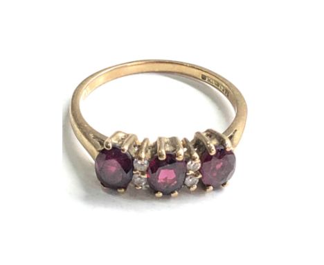 9ct gold garnet ring weight 2g 