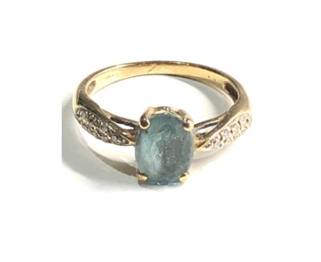 9ct gold vintage blue topaz &amp; diamond set shoulders dress ring (1.9g) 