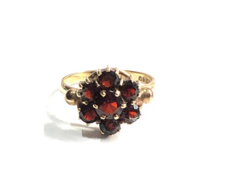 Vintage 9ct gold garnet dress ring weight 3g 