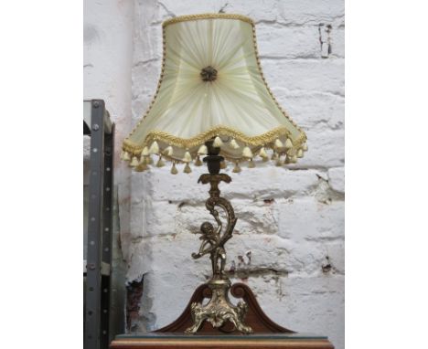 VICTORIAN STYLE GILT METAL FIGURE FORM TABLE LAMP WITH SHADE
