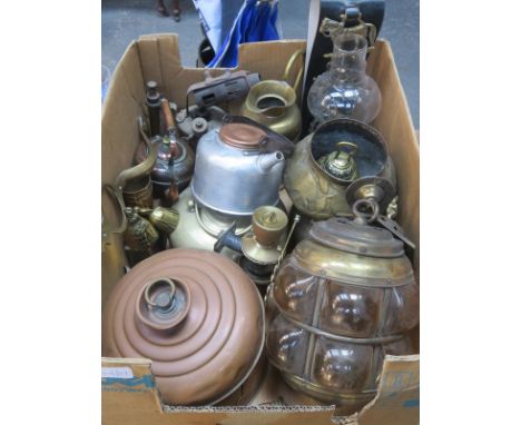 PARCEL OF COPPER AND BRASS INCLUDING HANGING LIGHT FITTING, HOT WATER BOTTLES AND OIL LAMP, ETC.