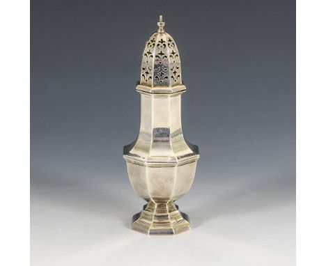 Englischer Zuckerstreuer. Mappin & Webb, Birmingham. Vollständige Punzierung. 1923.             Sterlingsilber. H 20 cm. 142 