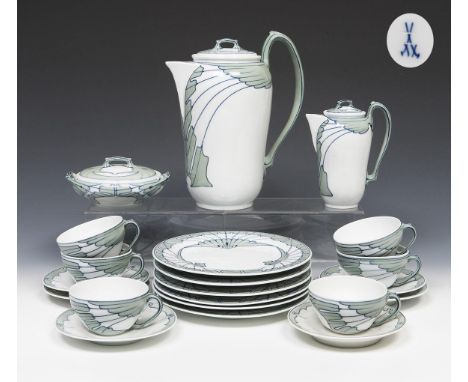 Jugendstil-Kaffeeservice. Meissen. 1901-1923. Modell von.                     HENTSCHEL,             Rudolf    Höhe: 5-24,5 c