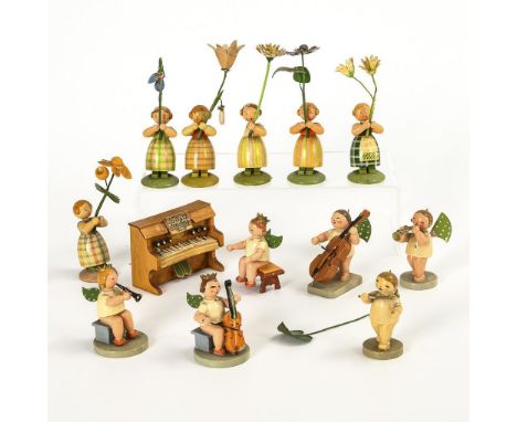 Konvolut Engel und Blumenkinder, Erzgebirge. Teils gemarkt, verschiedene Hersteller (Weha-Kunst, Wendt & Kühn, K & F). Wohl 1