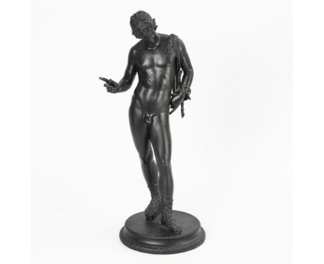             Dionysos, sogenannter "Narziss von Pompeji"Bronze geschwärzt, Bronze-Plinthe. H gesamt 62 cm. 9,4 kg.            