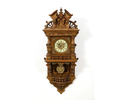             Prunkvoller Gründerzeit-Freischwinger. Gustav Becker. Gemarktes Werk mit Halbstundenschlag auf Tonfeder und Repet