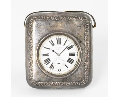             Große englische Reisetaschenuhr "Edwards & Sons" in Silberetui. Gehäuse-Nr. 765. Gekörnt vergoldetes 3/4-Platinen