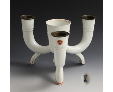 Seltener Art-déco-Leuchter. Meissen. Schwertermarke mit Punkt, Pfeiffer-Zeit, 1924-1934, 1. Wahl. Modell-Nr.: L0289. Entwurf: