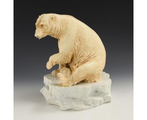 Sitzender Eisbär auf Eisscholle. Bernhard Bloch, Eichwald. Prägemarke, ca. 1887 bis nach 1913. Am Sockel signiert "Schoop". M