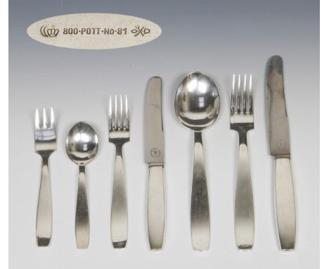 Großes Design-Tafelbesteck. Carl Hugo Pott, Solingen.             800er Silber. Länge: 14-25,5 cm. 4340 Gramm (ohne Messer ge