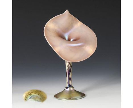 Jugendstil-Vase "Jack in the pulpit". Tiffany. Louis Comfort Tiffany, New York, Ätzsignatur "L. C. Tiffany-favrile", um 1897.