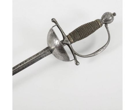 Glockendegen mit verzierter Klinge, in Scheide. Klinge 17. Jahrhundert (?). Frankreich (?).             L 85 cm.             