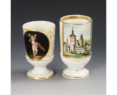 2 Kakaobecher. Nymphenburg. Prägemarke, 2. H. 19. Jh.             Polychrom bemalt (1x über Vordruck), goldstaffiert. H 13 un