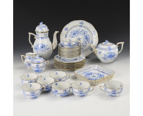 Kaffee- und Teeservice "Indisch Blau". Herend. Stempelmarke, 2. H. 20. Jh.             Blaue, indische Blumenmalerei, Goldsta