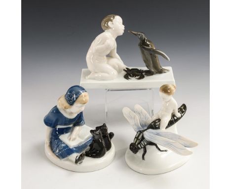 3 Rosenthal-Figuren. Rosenthal. Verschiedene Stempelmarken, 1. H. 20. Jh., 1x mit Kriegsmarke.             Unterglasurbemalun