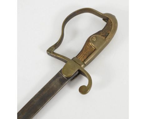 Leichter Säbel, wohl Jäger.             L 92 cm.             Einschneidig, gekrümmte Klinge mit Spitze in der Rückenlinie und