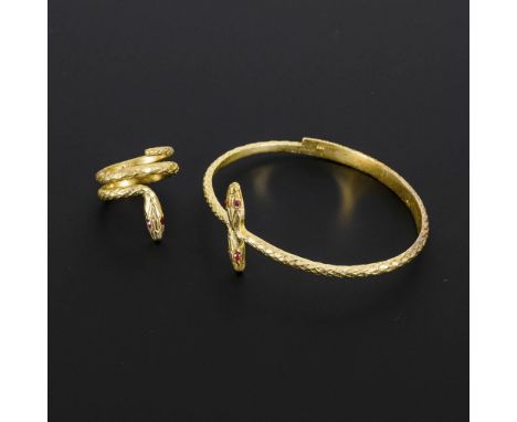 Schlangenreif und Ring.             Silber 835 gestempelt, vergoldet. Reif Ø 6 cm. Ringgröße 56. 14,7/8,6 g.             Offe