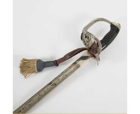 Degen mit Scheide "1. Garde Ulanen Regiment" mit Portepee. "Wilh. Finke Potsdam, Waffen- und Sporenfabrik, Kreuz u. Kurfürste