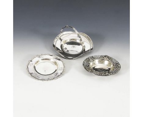 3 silberne Schälchen. Alle Sterling gestempelt. 20. Jh. USA und Mexico.             Zusammen 248 g.             Henkelkörbche