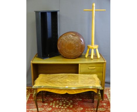 A PARCEL OF MIXED HOUSEHOLD FURNITURE TO INCLUDE A  MELAMINE DESK/DRESSING TABLE, a modern floral rug, CD tower, vintage styl