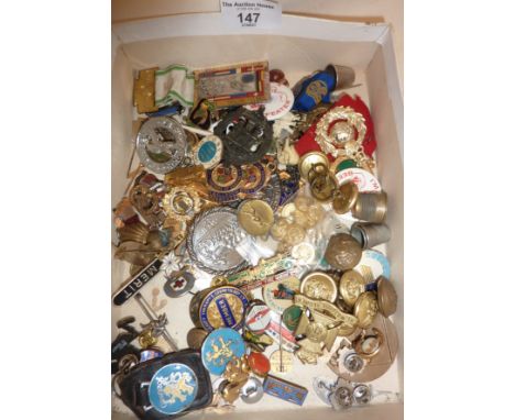 Good lot of badges including military cap badges, enamel thimbles, medallions and some silver bits