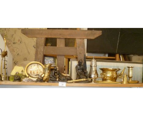 Assorted ornaments (one shelf)