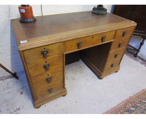 Art Deco oak desk (H: 77cm W: 122cm D: 62cm)