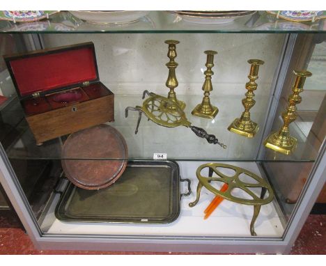 Collection of brass, 2 trays, sarcophagus tea caddy etc (over 2 shelves)