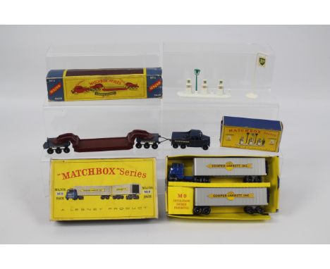 Matchbox - 3 x boxed models, Henrickson Inter-State Double Freighter with blue doors # M-9, Scammell Pickfords Transporter se