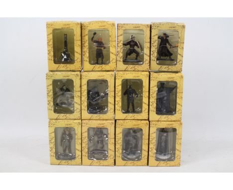 Lord of the Rings - Eaglemoss - New Line Cinema - A Collection of 12 Lord of the Rings hand painted scale replicas (1:29).  A