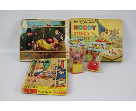 Arrow Games - BeStime - Spears Games - 5 x vintage Enid Blyton Noddy toys from the 1950s and 60s including 2 x unopened Noddy