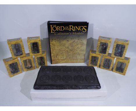 Lord of the Rings - Eaglemoss - New Line Cinema - A Collection of 10 Lord of the Rings hand painted scale replicas (1:29).  A