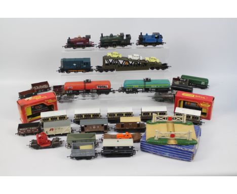 Hornby - Lima - Wrenn -  A collection of 4 x OO gauge locomotives and 20 x plus wagons and parts for spares or restoration in