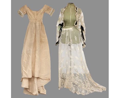 Early 19th Century Cream Silk Dress with pleated capped sleeves trimmed with lace and down fur, scooped neckline, high waist,