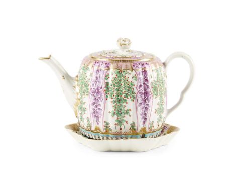  WORCESTER TEAPOT, COVER AND STAND LATE 18TH CENTURY decorated in the ‘Hop and Trellis’ pattern, the teapot of barrel, fluted