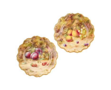  PAIR OF ROYAL WORCESTER FRUIT PAINTED PLATES, PAINTED BY FRANK ROBERTS DATED 1917 one painted with apples and grapes on a mo