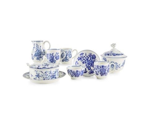  COLLECTION OF WORCESTER 'THREE FLOWERS' PATTERN PORCELAIN LATE 19TH CENTURY comprising a sugar bowl with domed cover, 12.5cm