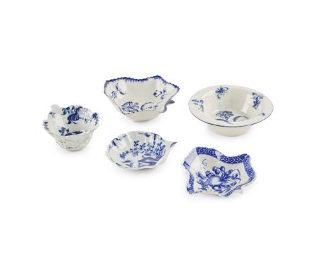 FIVE VARIOUS WORCESTER DISHES LATE 18TH CENTURY all with underglaze blue decoration, one pickle dish in the form of a shell,