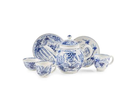  GROUP OF BOW MINIATURE TEAWARES IN THE 'TRAILING VINE' PATTERN CIRCA 1760 comprising a teapot and cover, two coffee cups and