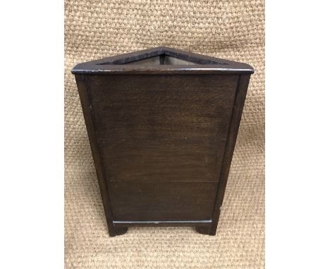 A George V / George VI oak corner stick stand, 70 cm high