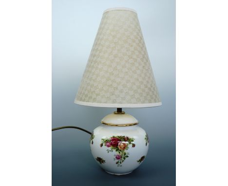 A Royal Albert Old Country Rose table lamp, 40 cm, (free of damage)