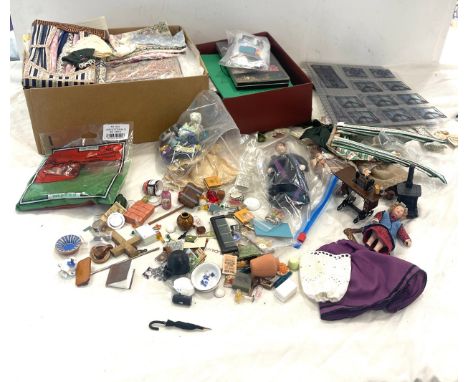 Dolls house accessories to include soft furnishings, clothes, hats, dolls, curtains etc 
