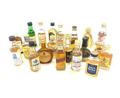 Large selection of Whisky miniatures includes Johny Walker, Scotch, Black label etc 