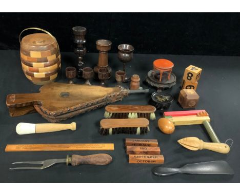 Treen - a pair of 19th century fire bellows; a parquetry biscuit barrel; a goblet; egg cups; lemon squeezer; etc 